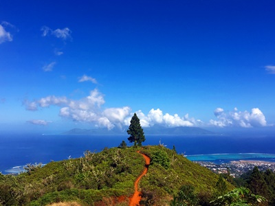 Rando randonnée trek trekking montagne sommet pic mont Marau antennes Miri Punaauia Tahiti Polynésie française